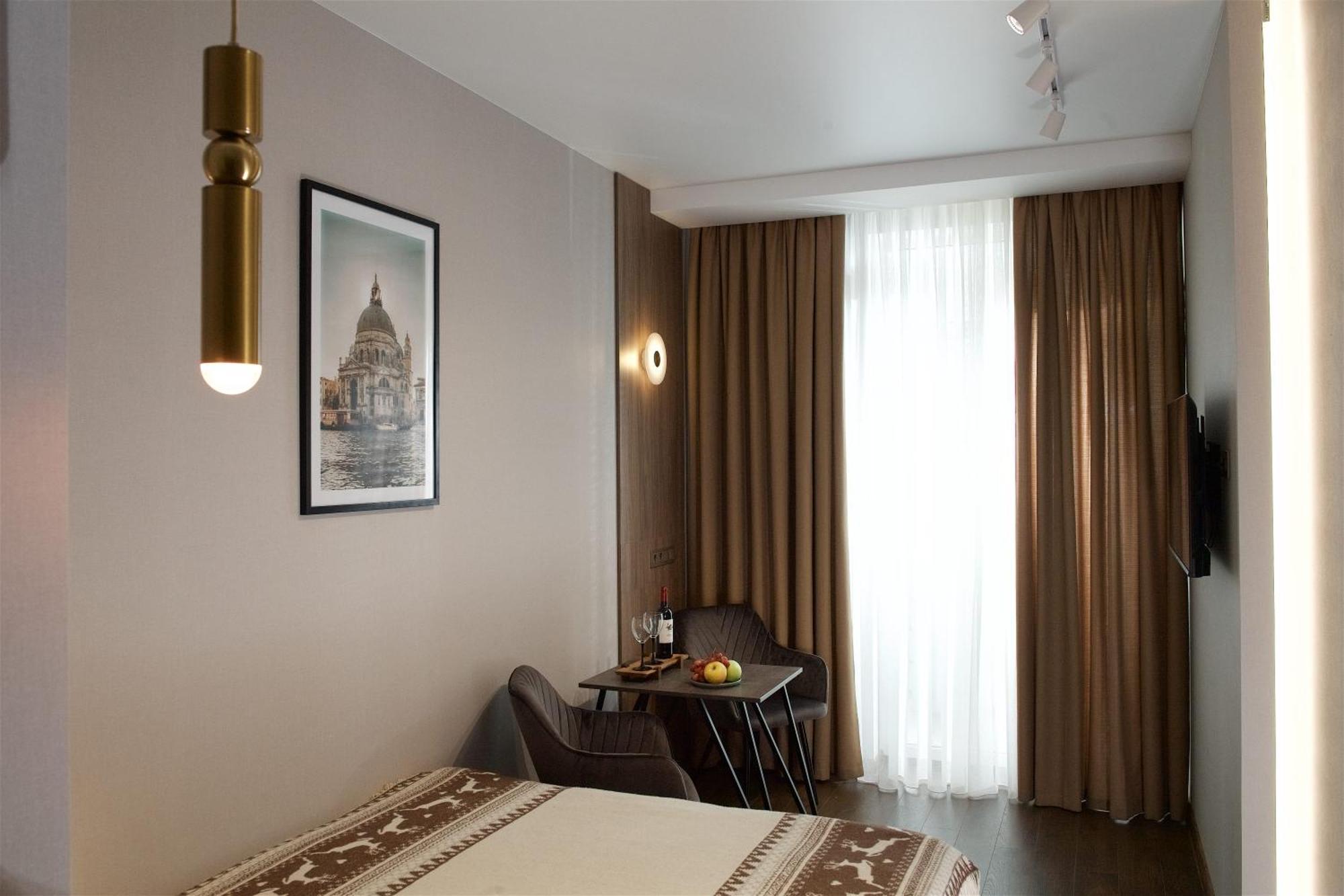 Allurapart Elehant Kiev Bagian luar foto